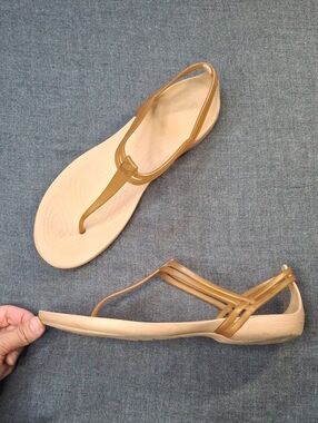 Crocs Isabella T-Strap Sandals Bronze Gold Jelly Flip Flop Women Size W10